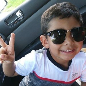 Meet your Posher, Eduardo